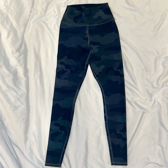 ALO Yoga High-Waist Camo Vapor Legging - Picture 2 of 5
